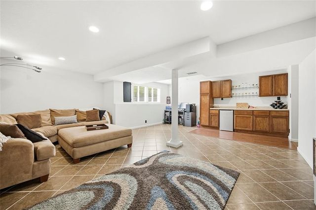 13975 W 148 Street, Olathe, KS 66062