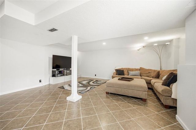13975 W 148 Street, Olathe, KS 66062