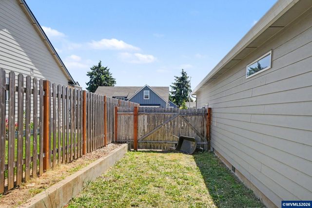 525 NE Aspen St, Sublimity, OR 97385