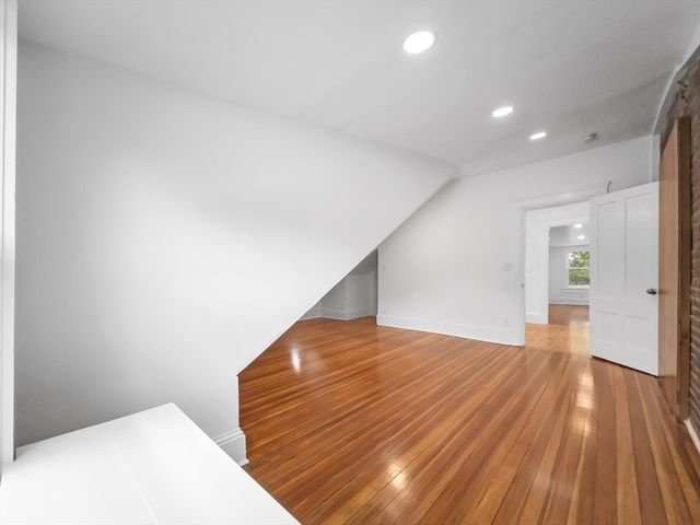 100 Chestnut Avenue 3, Boston, MA 02130