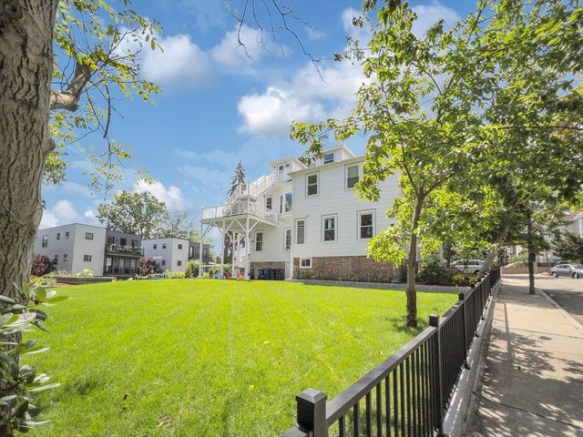 100 Chestnut Avenue 3, Boston, MA 02130