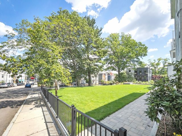 100 Chestnut Avenue 3, Boston, MA 02130