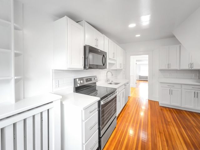 100 Chestnut Avenue 3, Boston, MA 02130
