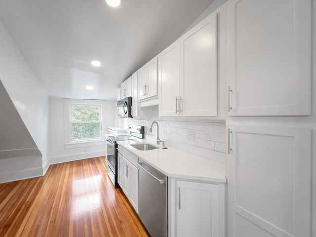 100 Chestnut Avenue 3, Boston, MA 02130