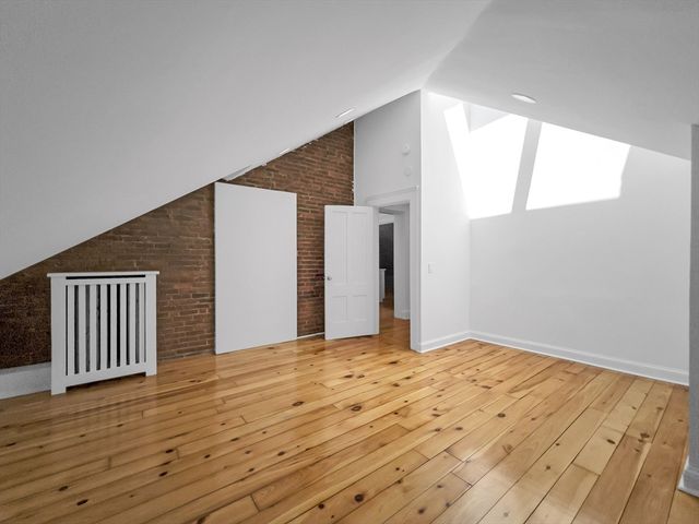 100 Chestnut Avenue 3, Boston, MA 02130