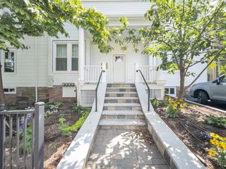 100 Chestnut Avenue 3, Boston, MA 02130