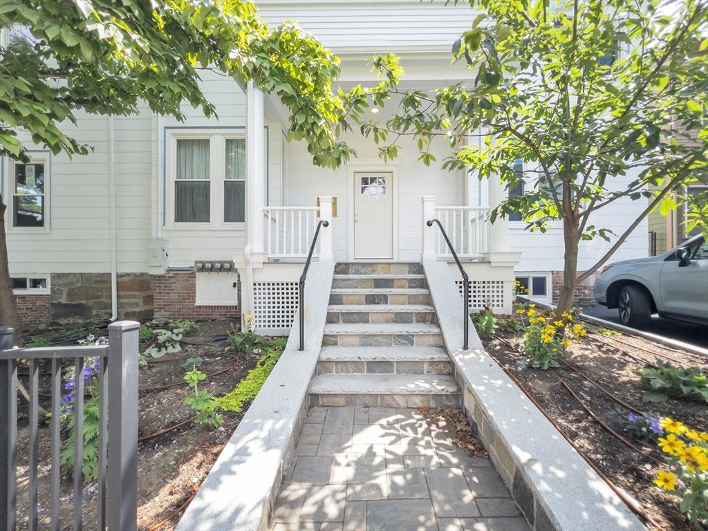 100 Chestnut Avenue 3, Boston, MA 02130
