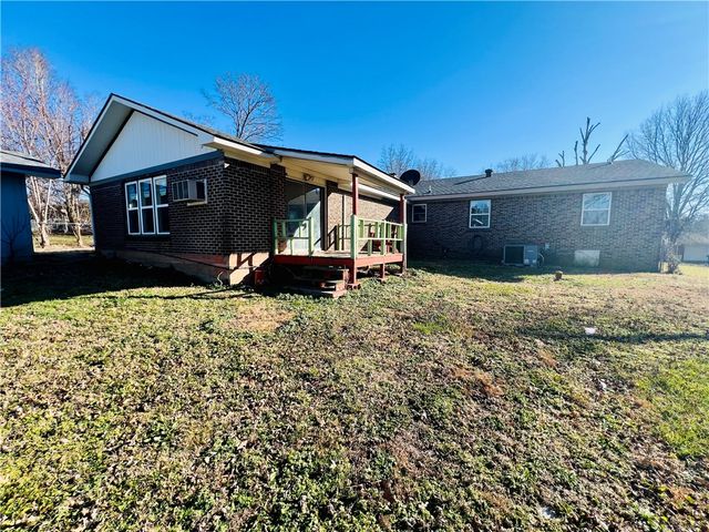 1206 Spruce Avenue, Berryville, AR 72616