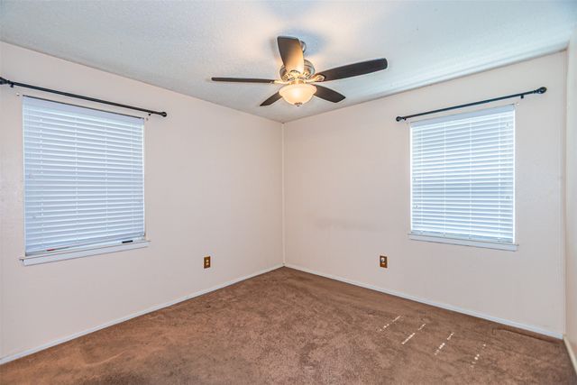 2211 Clover Park Drive, Arlington, TX 76013
