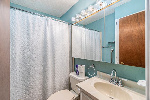 2211 Clover Park Drive, Arlington, TX 76013