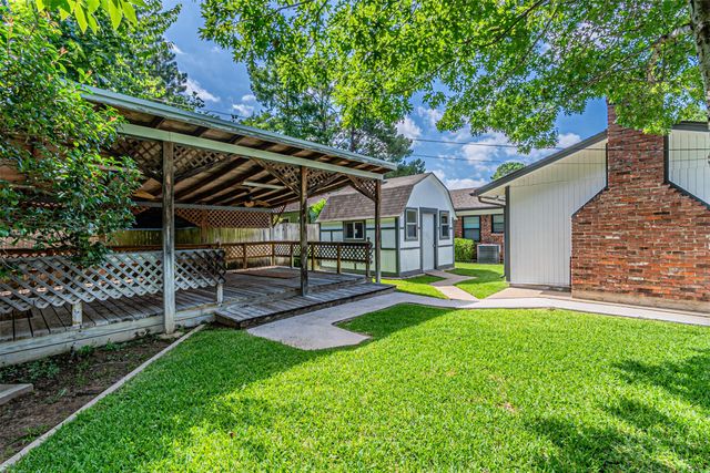 2211 Clover Park Drive, Arlington, TX 76013