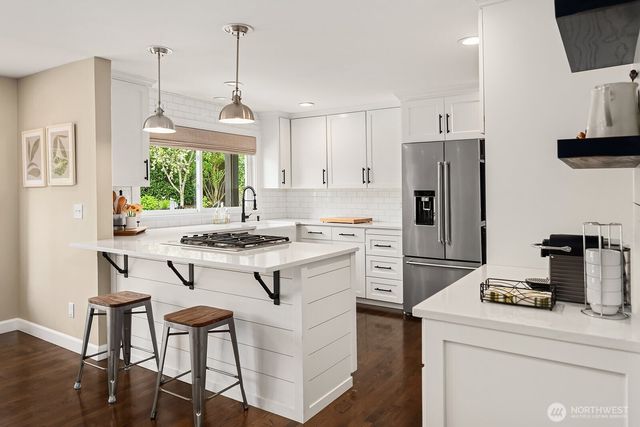 3819 204th Avenue NE, Sammamish, WA 98074