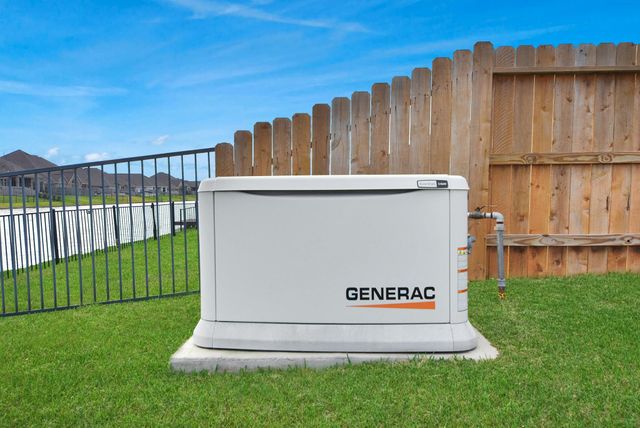 2714 Newport Lake Boulevard, Manvel, TX 77578