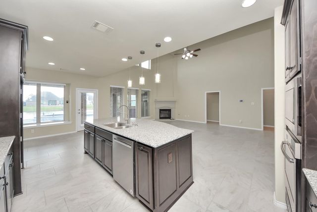 2714 Newport Lake Boulevard, Manvel, TX 77578