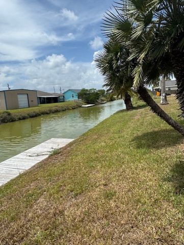 217 W Pompano, Rockport, TX 78382