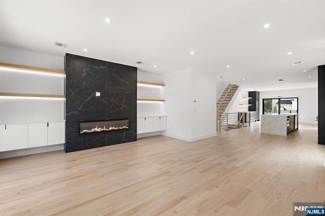 264 Grant Avenue, Cliffside Park, NJ 07010