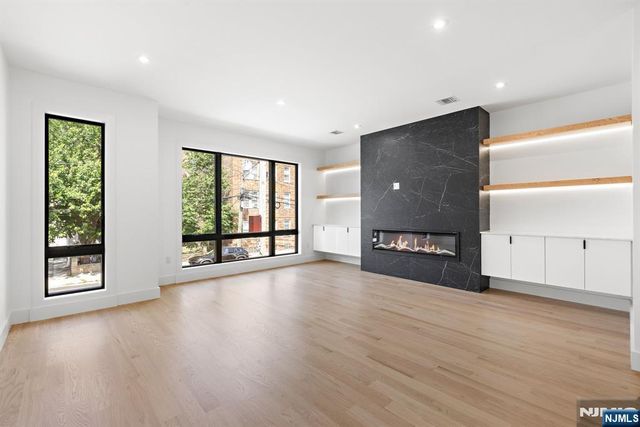 264 Grant Avenue, Cliffside Park, NJ 07010