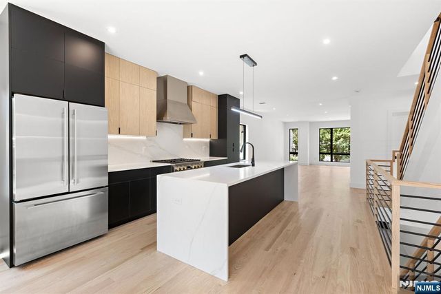 264 Grant Avenue, Cliffside Park, NJ 07010
