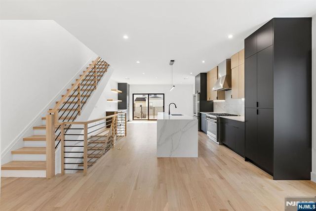 264 Grant Avenue, Cliffside Park, NJ 07010