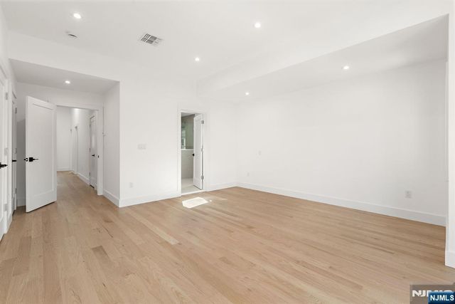 264 Grant Avenue, Cliffside Park, NJ 07010