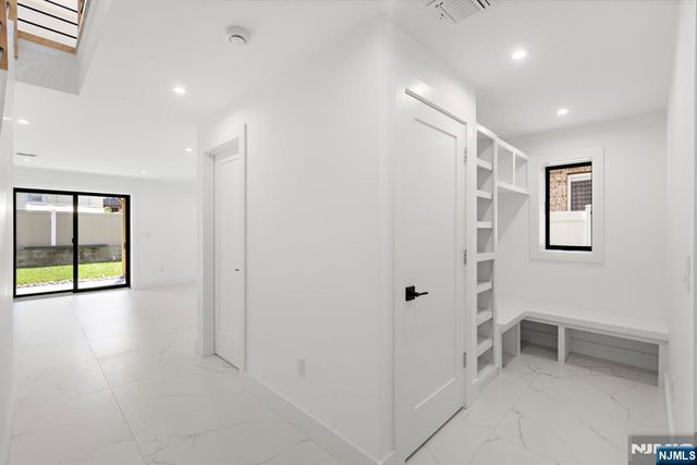 264 Grant Avenue, Cliffside Park, NJ 07010