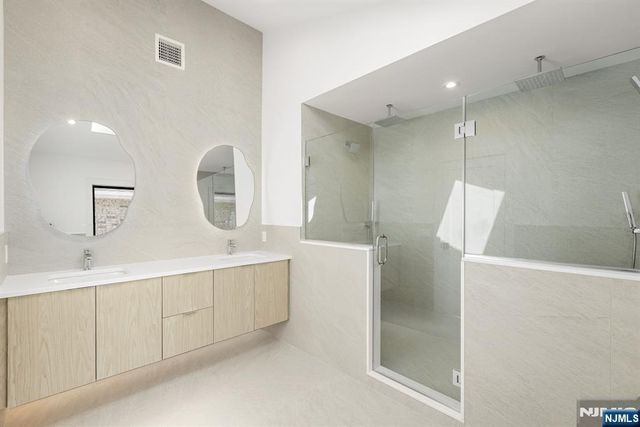 264 Grant Avenue, Cliffside Park, NJ 07010