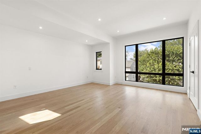 264 Grant Avenue, Cliffside Park, NJ 07010