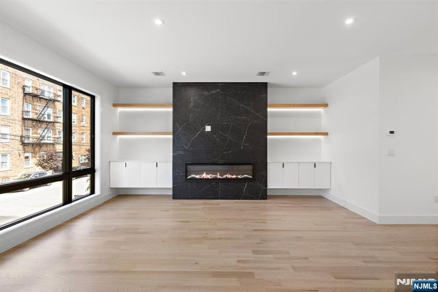 264 Grant Avenue, Cliffside Park, NJ 07010