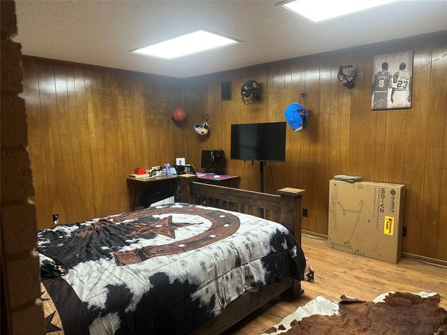 1188 E Oak Street, La Grange, TX 78945