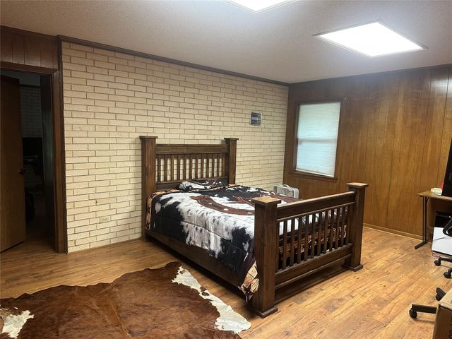 1188 E Oak Street, La Grange, TX 78945
