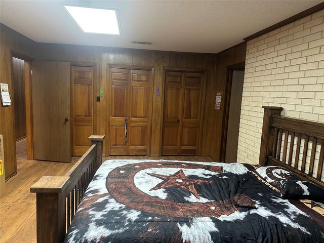1188 E Oak Street, La Grange, TX 78945