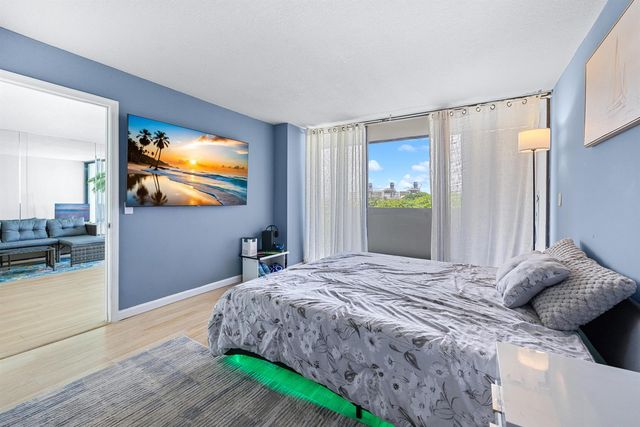 5600 N Flagler Drive 407, West Palm Beach, FL 33407