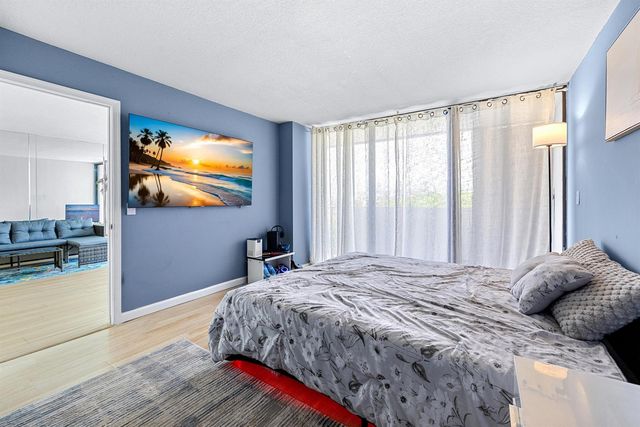 5600 N Flagler Drive 407, West Palm Beach, FL 33407