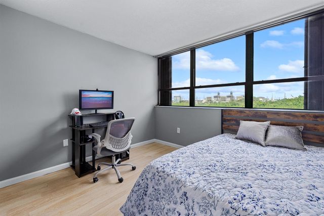 5600 N Flagler Drive 407, West Palm Beach, FL 33407