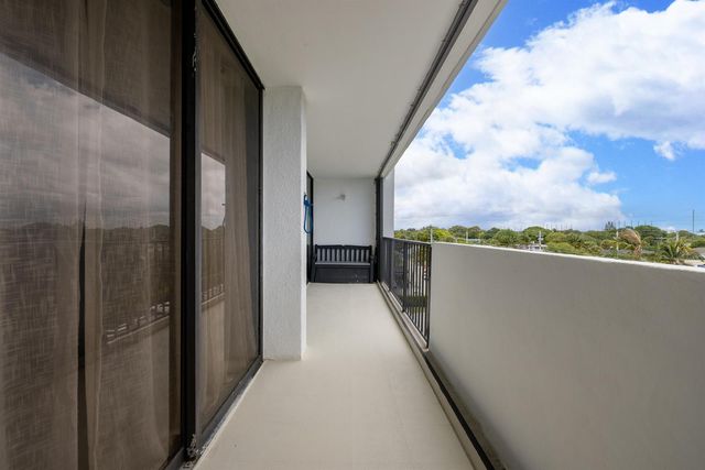 5600 N Flagler Drive 407, West Palm Beach, FL 33407