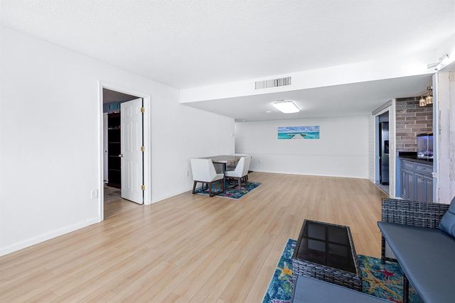 5600 N Flagler Drive 407, West Palm Beach, FL 33407