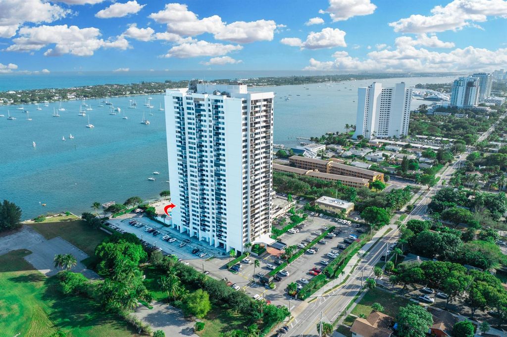5600 N Flagler Drive 407, West Palm Beach, FL 33407