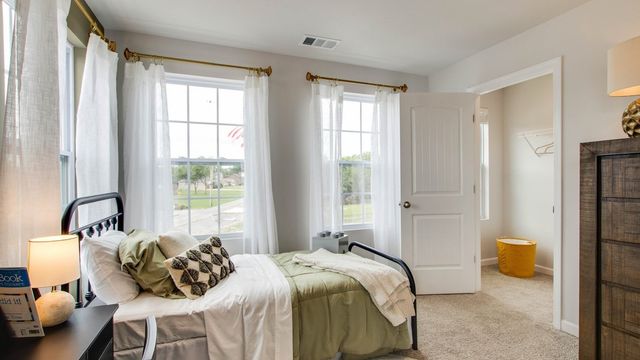 1110 Canyon Dr, Portland, TN 37148