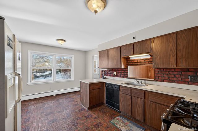 32 Amy Todt Drive, Monroe, NY 10950