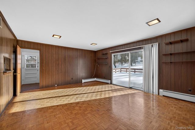 32 Amy Todt Drive, Monroe, NY 10950