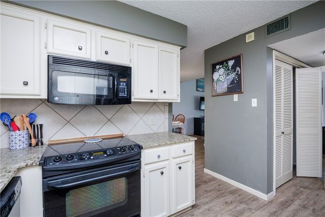 3002 Quail Springs E-5, Corpus Christi, TX 78414