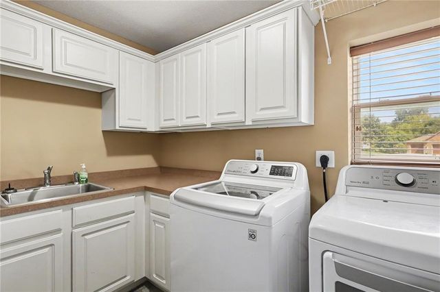 10900 Delavan Court, Kansas City, KS 66109