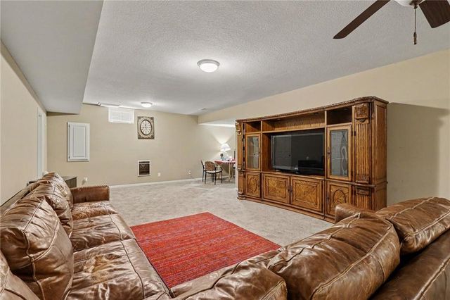 10900 Delavan Court, Kansas City, KS 66109