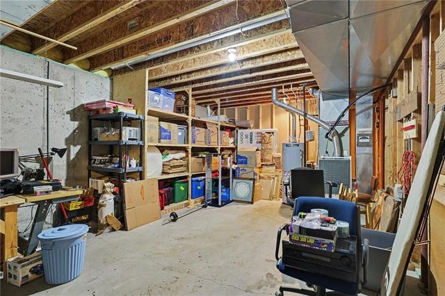 10900 Delavan Court, Kansas City, KS 66109