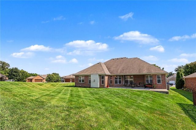 10900 Delavan Court, Kansas City, KS 66109