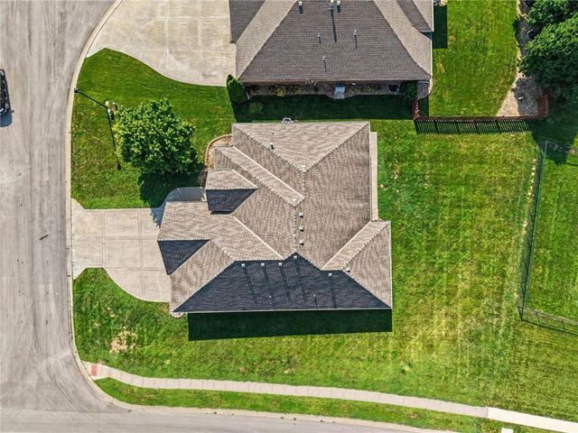 10900 Delavan Court, Kansas City, KS 66109