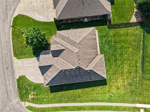 10900 Delavan Court, Kansas City, KS 66109