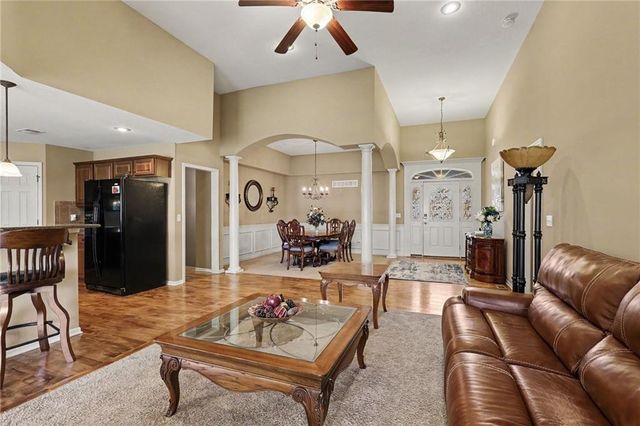 10900 Delavan Court, Kansas City, KS 66109