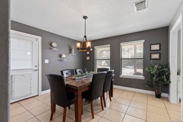 1535 Bonnyview Dr, Canyon Lake, TX 78133