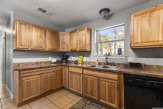 1535 Bonnyview Dr, Canyon Lake, TX 78133